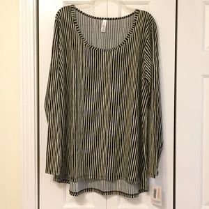 LuLaRoe Lynnae shirt